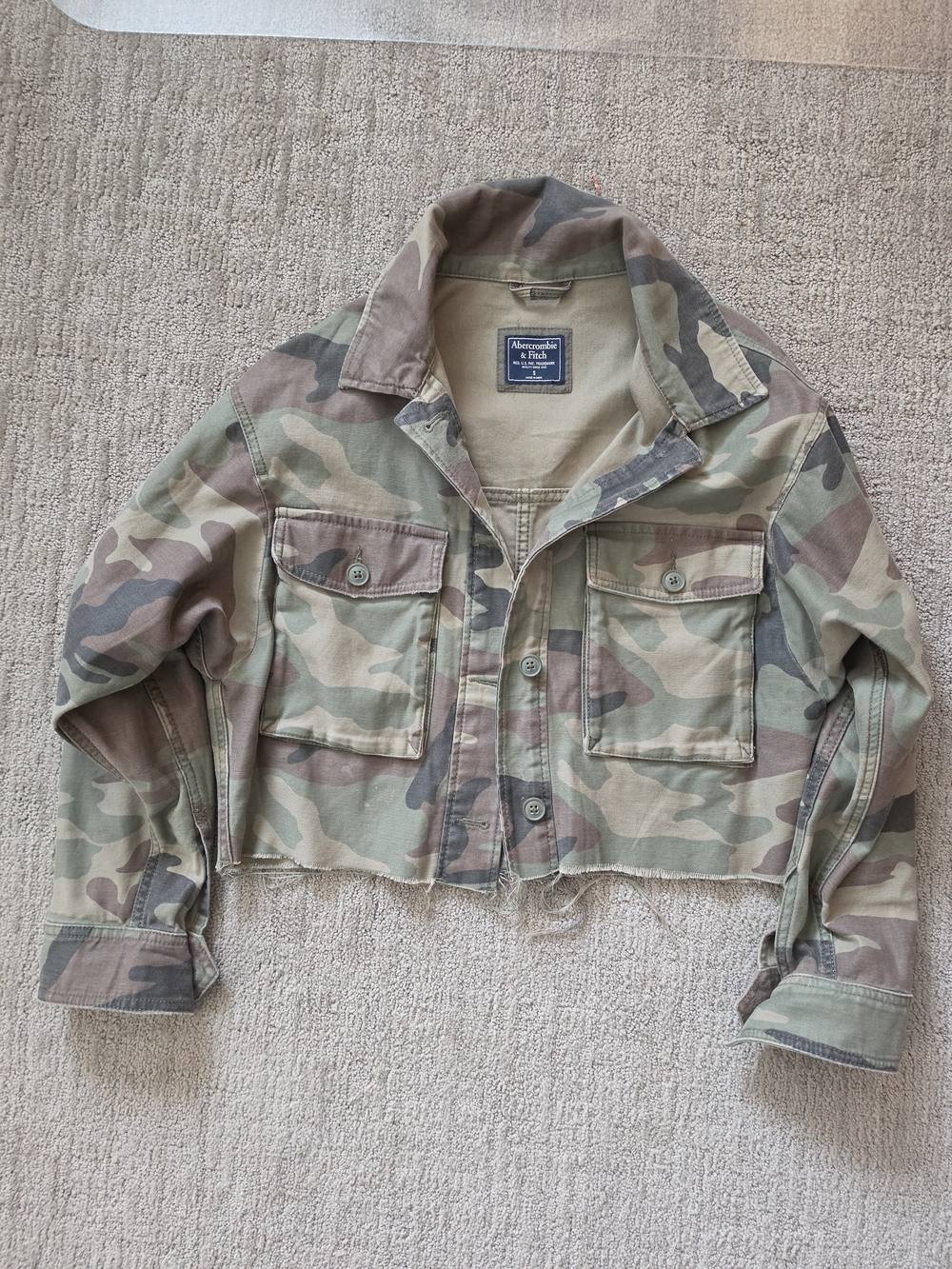 Abercrombie & Fitch Cropped Camo Utility Jacket - Green Camo